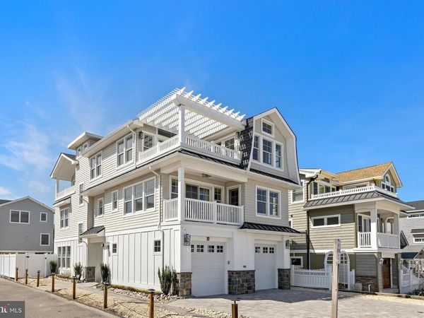 22 S 1ST STREET , SURF CITY, NJ 08008