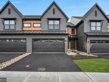 2160 S AUTUMN CHASE DRIVE, MECHANICSBURG, PA 17055