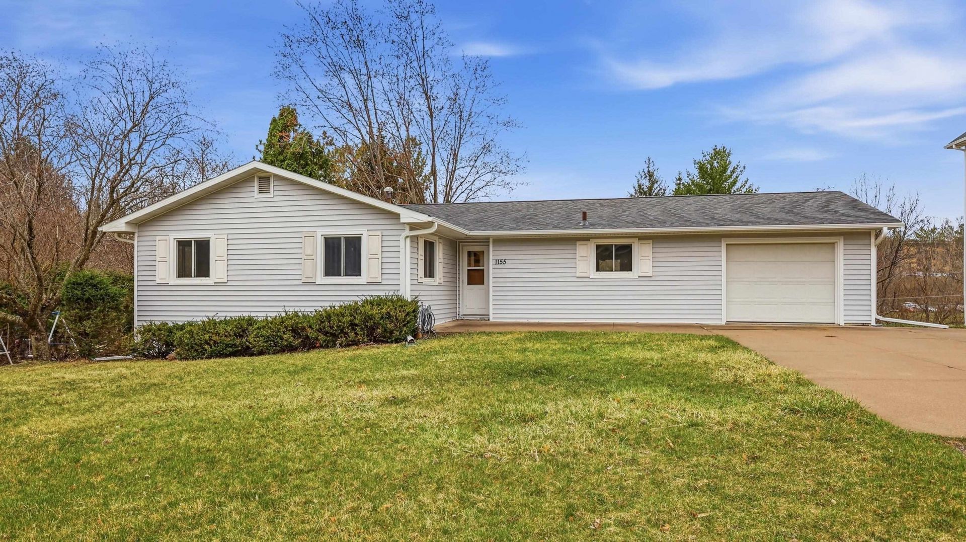 1155 Sunset Drive, Platteville, WI 53818 Main Photo