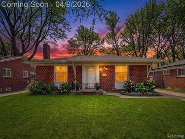 906 Englewood Avenue, Royal Oak, MI 48073