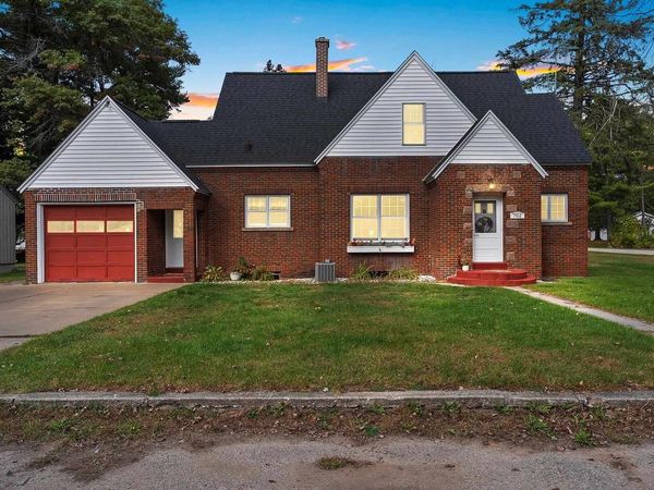702 MIRA AVENUE, Crivitz, WI 54114
