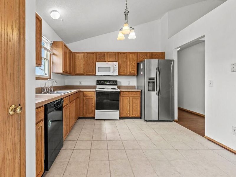 1145 Valley Drive , Marysville, OH 43040 Photo 12