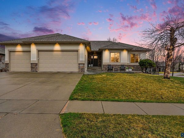 8216 S Copper Ridge Rd, Sioux Falls, SD 57108