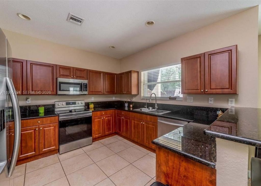 385 NE 36th Ave Rd, Homestead, FL 33033 Photo