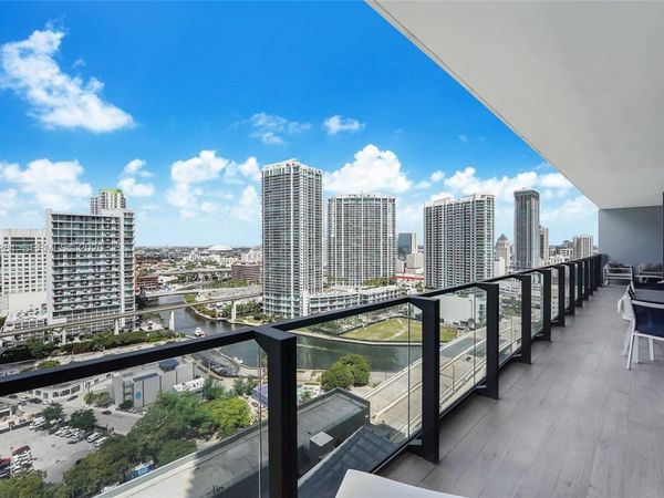 68 SE 6th St, Unit 2104, Miami, FL 33131