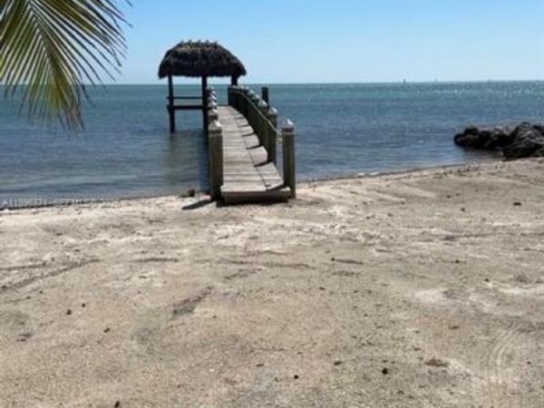 77481 Overseas Hwy , Islamorada, FL 33036