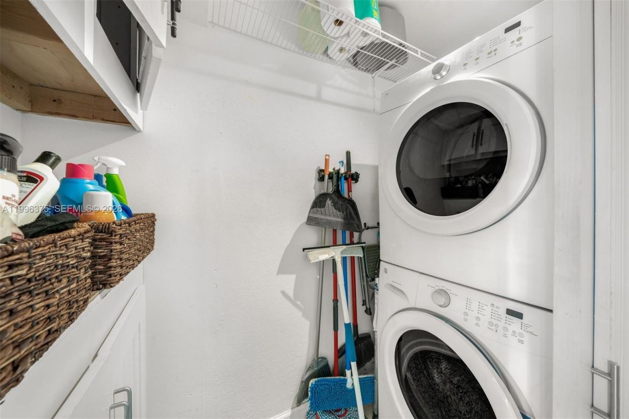 600 NE 36th St , Unit 1414, Miami, FL 33137 Photo