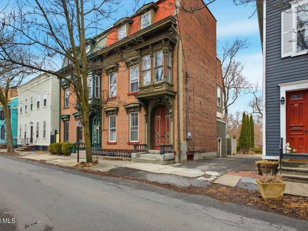 109 Front Street, Schenectady, NY 12305