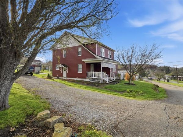 216 Pennsylvania Ave., Merrittstown, PA 15463