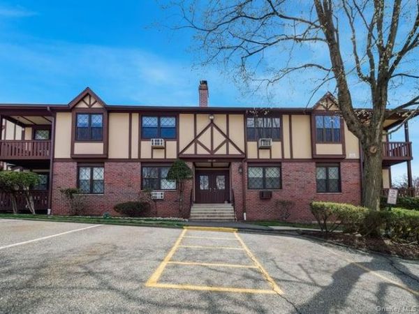 391 Sierra Vista Lane , Valley Cottage, NY 10989