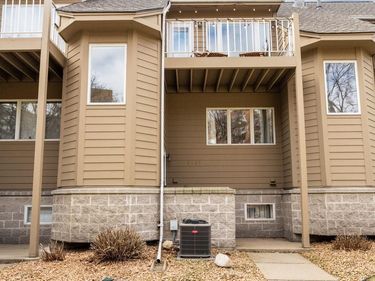 2867 Kenwood Isles Drive, Minneapolis, MN 55408