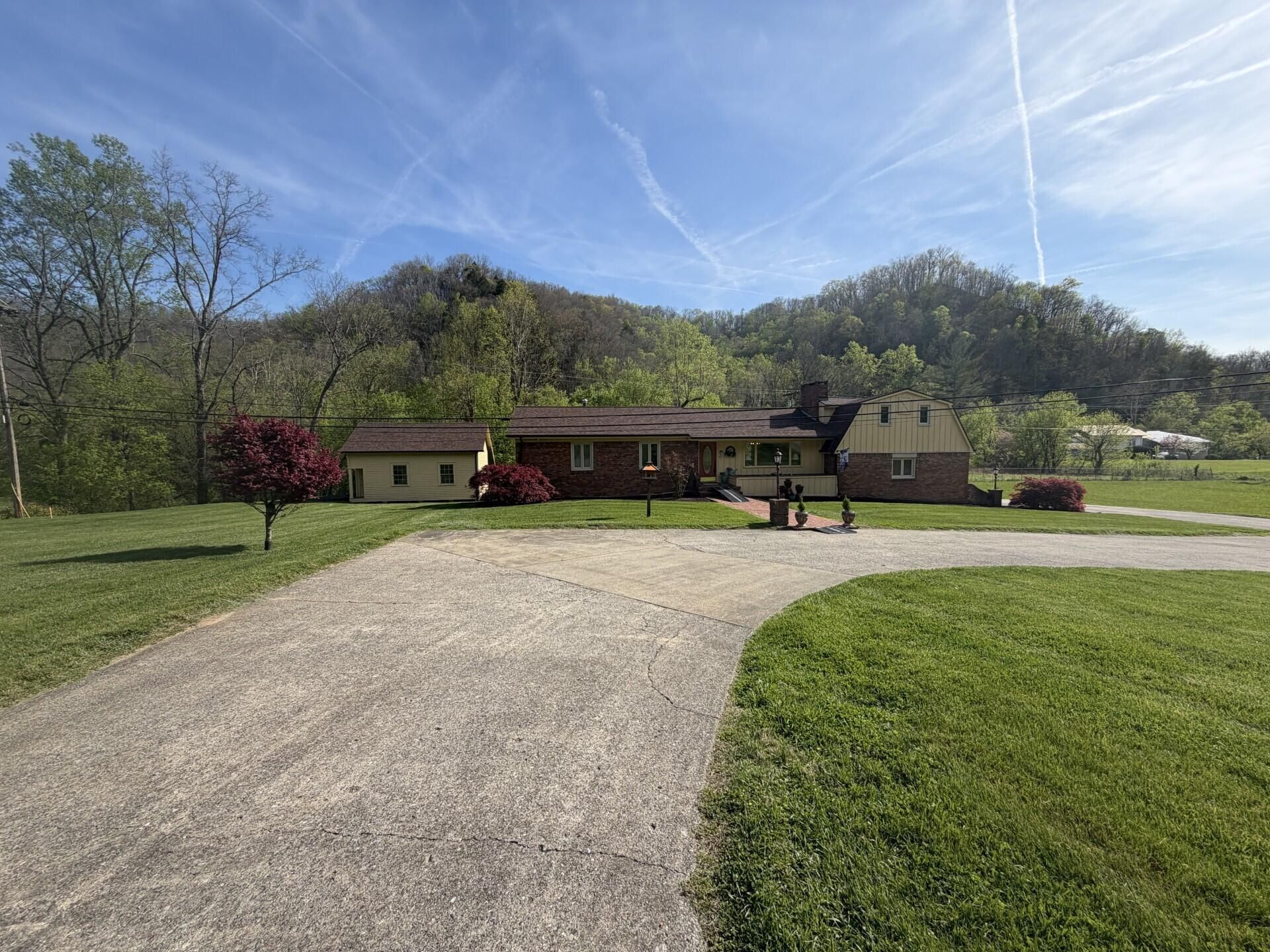 142 Kentucky 194 , Prestonsburg, KY 41653