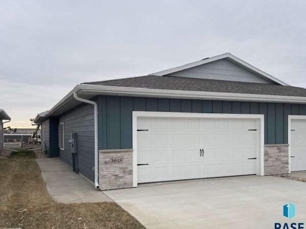 3618 S Heather Ave, Sioux Falls, SD 57106