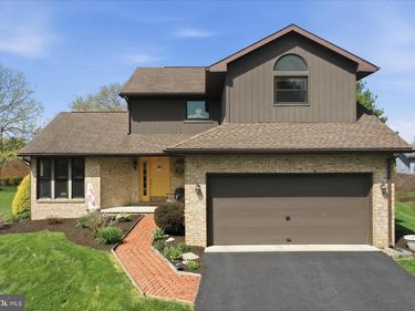 251 STONEGATE CIRCLE NORTH N, CHAMBERSBURG, PA 17201