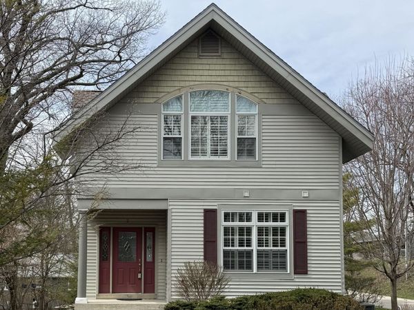 2 Lincoln Pkwy, Williams Bay, WI 53191