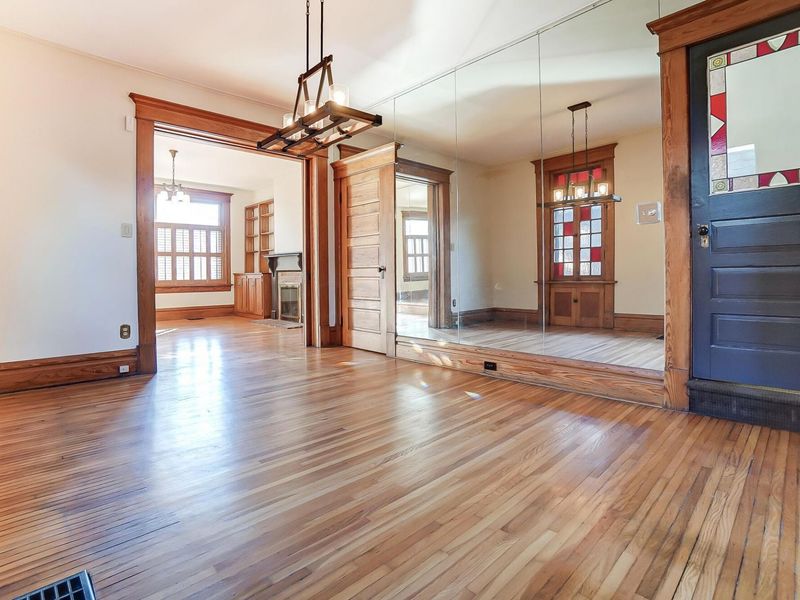 557 S Grant Avenue , Columbus, OH 43206 Photo 17