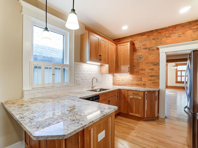 557 S Grant Avenue , Columbus, OH 43206 Photo 19