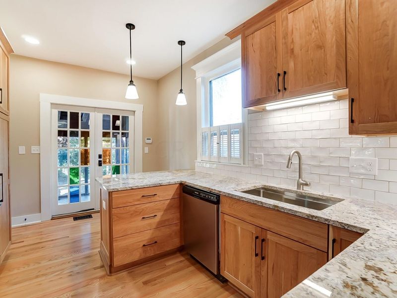 557 S Grant Avenue , Columbus, OH 43206 Photo 23