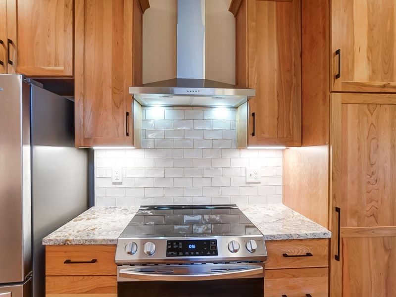 557 S Grant Avenue , Columbus, OH 43206 Photo 24