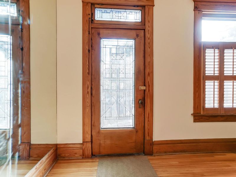 557 S Grant Avenue , Columbus, OH 43206 Photo 9