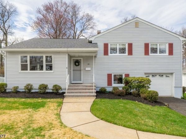 28 Park St, West Caldwell, NJ 07006