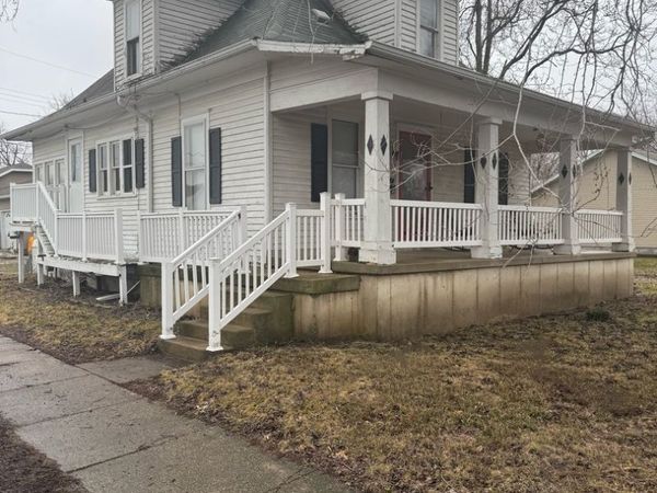 506 S Beech Street, Arthur, IL 61911