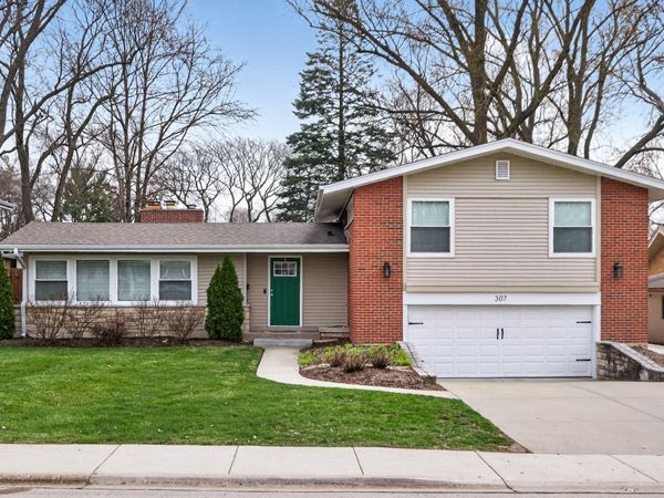 307 N Derbyshire Avenue , Arlington Heights, IL 60004