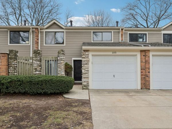 105 W Dover Drive , Mount Prospect, IL 60056