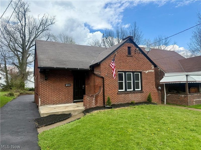 138 Roslyn, Youngstown, OH 44505 Photo 1