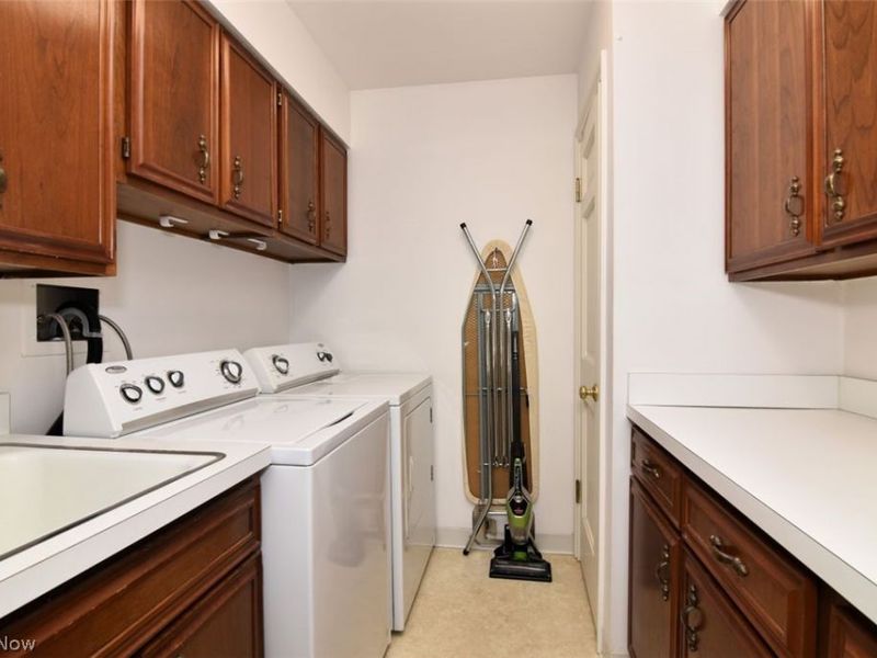 5200 Three Village Drive, Unit LLC, Lyndhurst, OH 44124 Photo 21