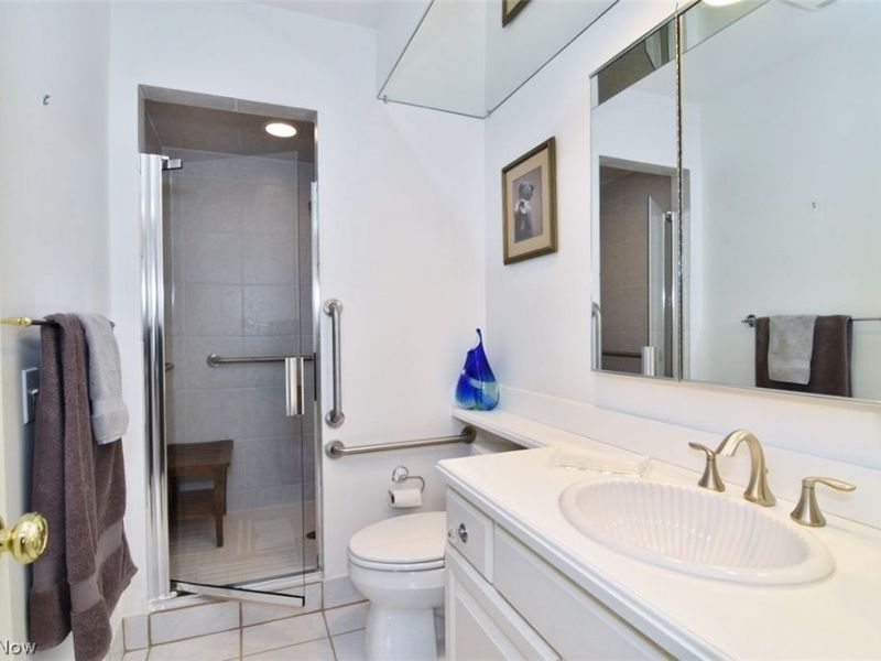 5200 Three Village Drive, Unit LLC, Lyndhurst, OH 44124 Photo 30