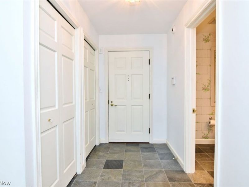 5200 Three Village Drive, Unit LLC, Lyndhurst, OH 44124 Photo 5