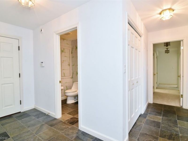 5200 Three Village Drive, Unit LLC, Lyndhurst, OH 44124 Photo 6