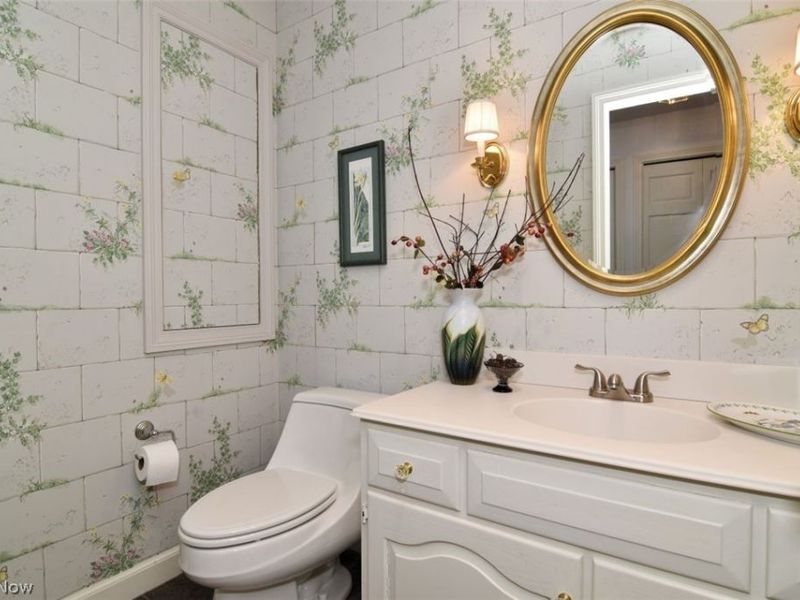 5200 Three Village Drive, Unit LLC, Lyndhurst, OH 44124 Photo 7