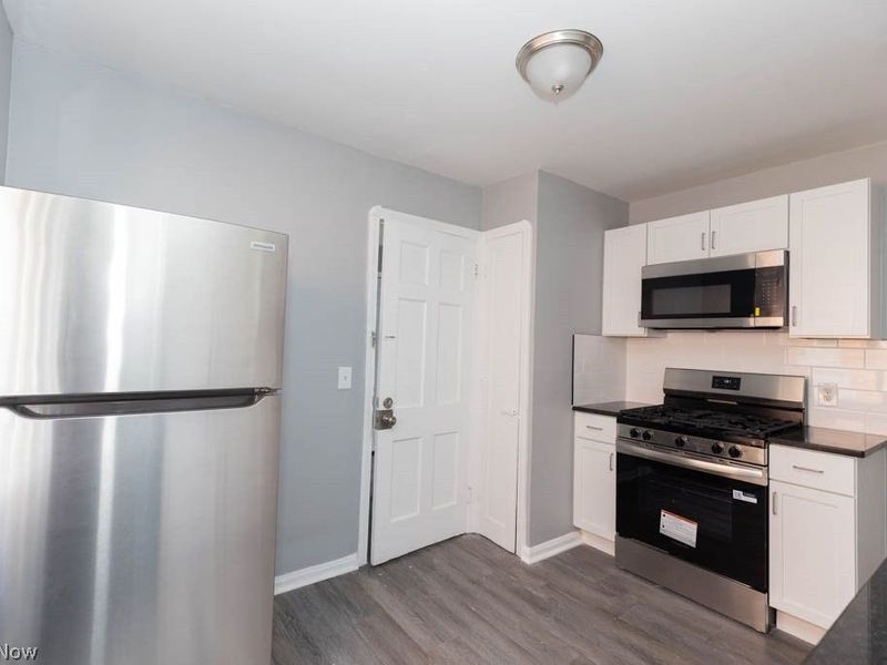 3596 Warren Road , Cleveland, OH 44111 Photo 6