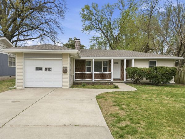 1448 E Seminole Street, Springfield, MO 65804