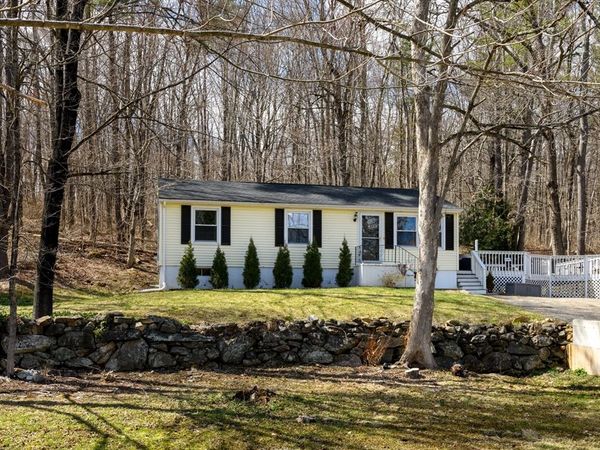 261 School Street N, Barre, MA 01005