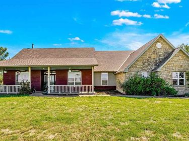 20621 SW Lee Blvd, Indiahoma, OK 00000