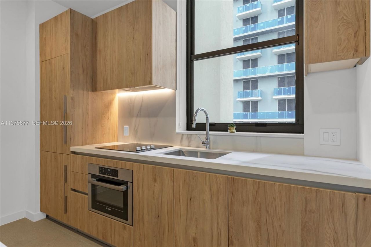 11 NE 6th St, Unit 407, Miami, FL 33132 Photo