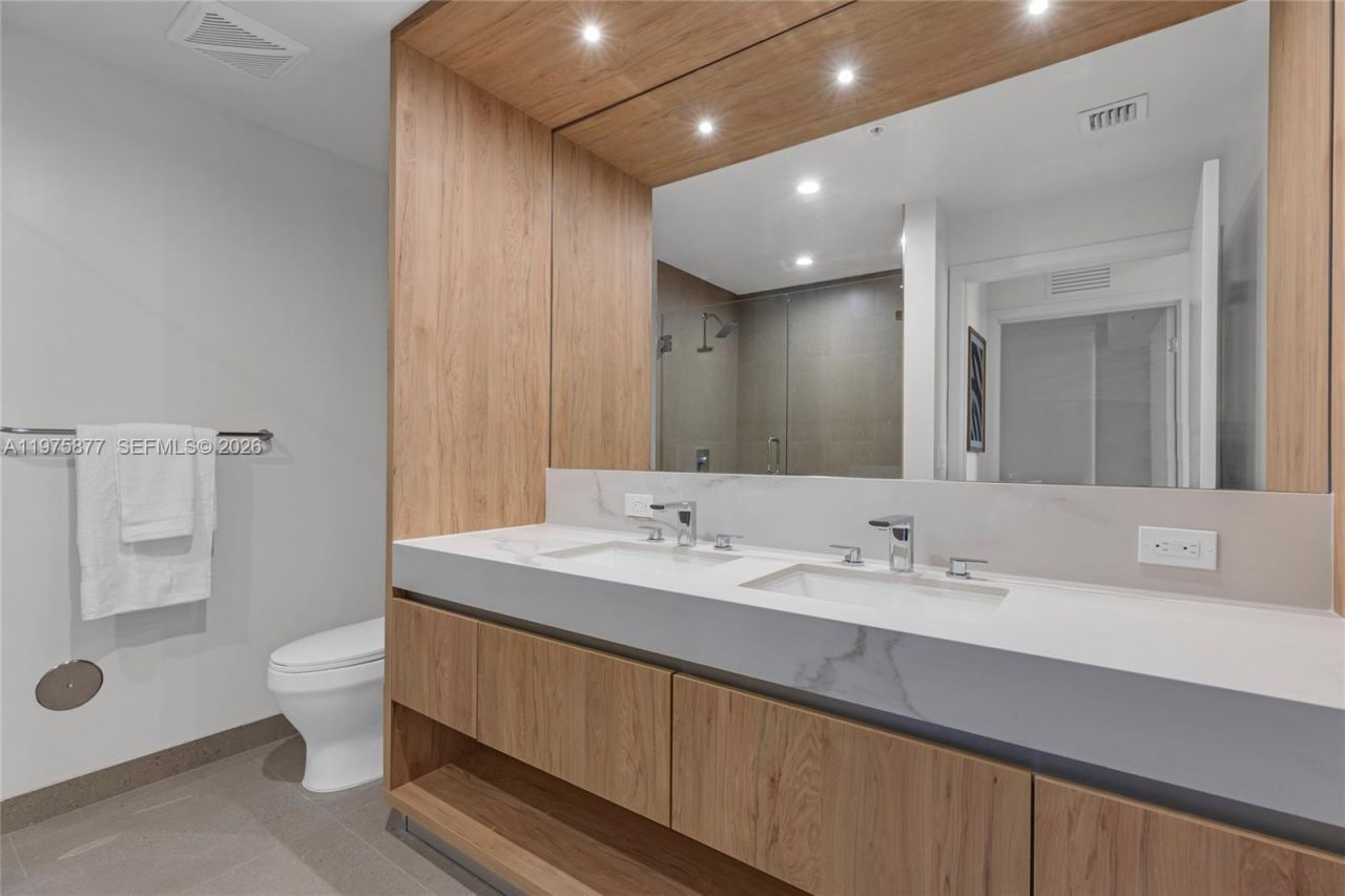 11 NE 6th St, Unit 407, Miami, FL 33132 Photo