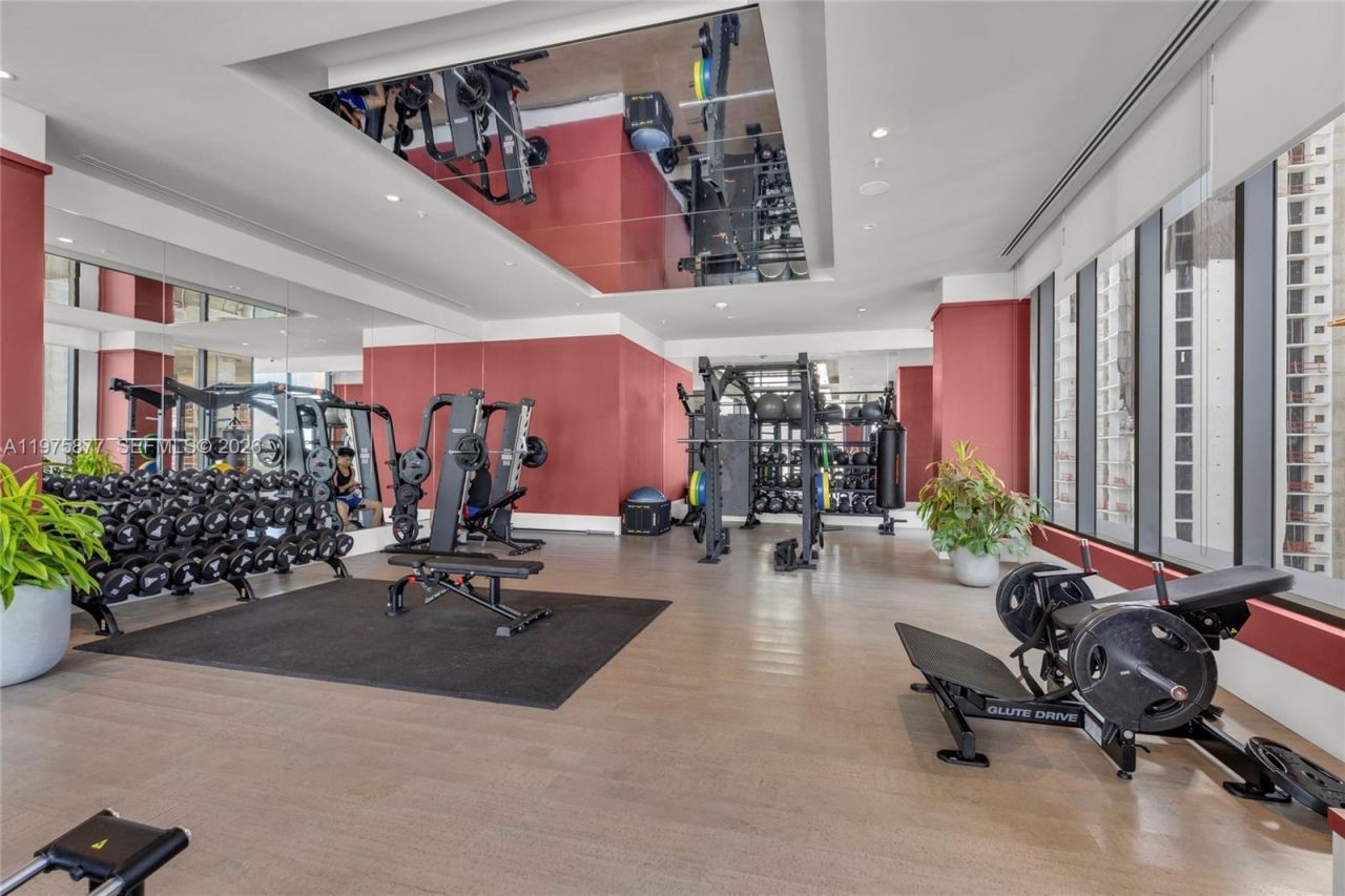 11 NE 6th St, Unit 407, Miami, FL 33132 Photo