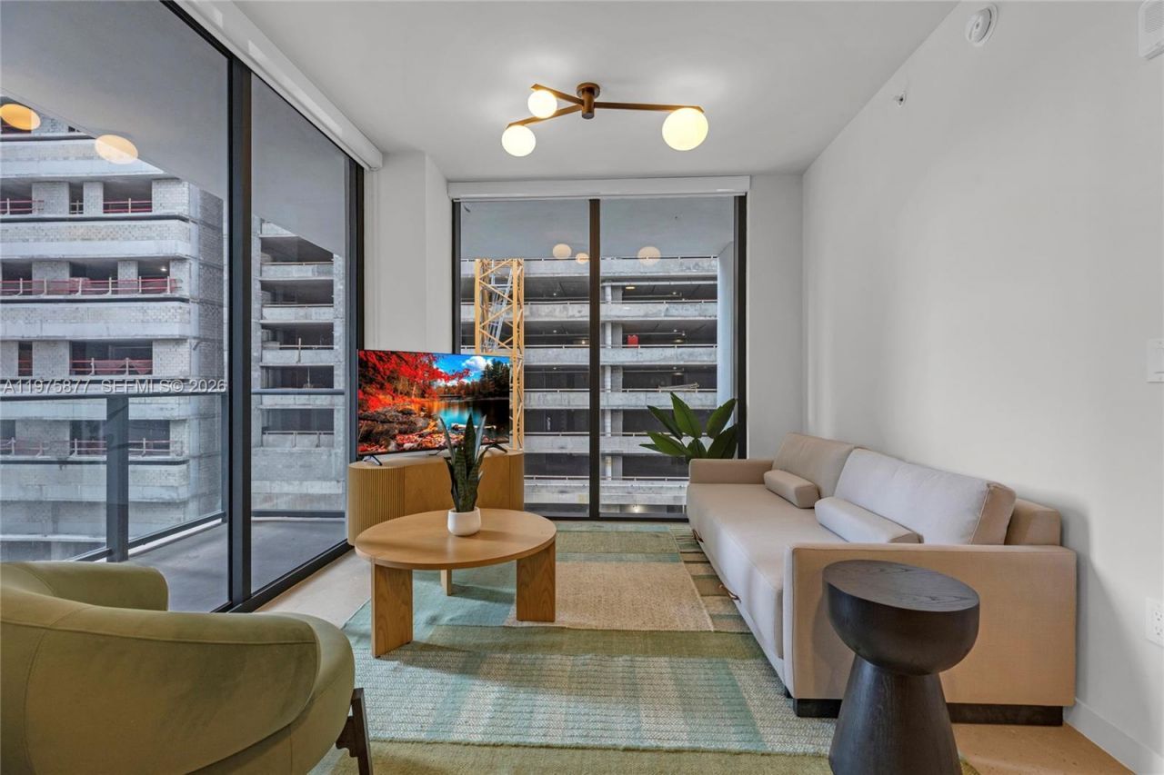 11 NE 6th St, Unit 407, Miami, FL 33132 Photo