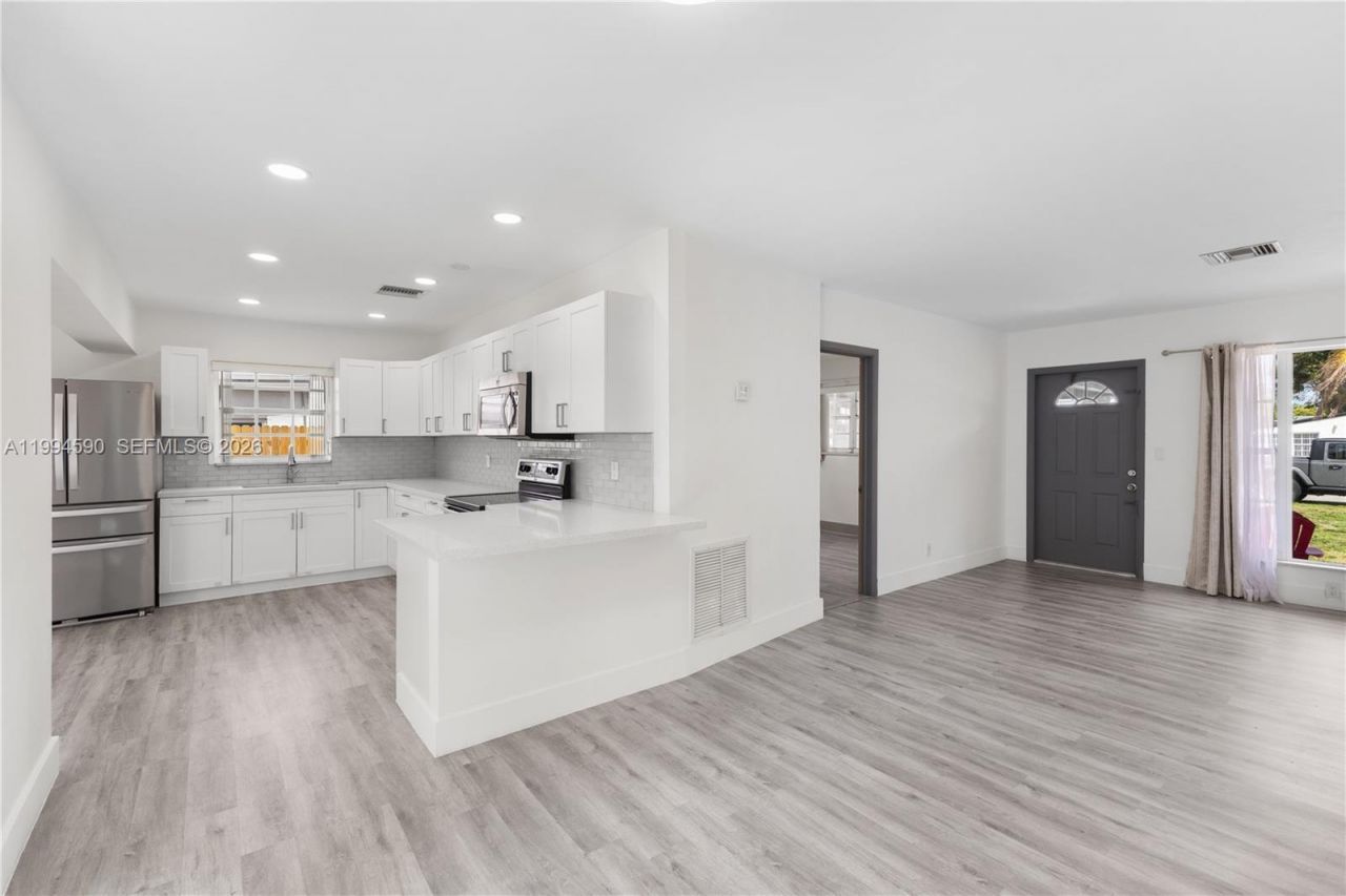 6820 Park St, Hollywood, FL 33024 Photo