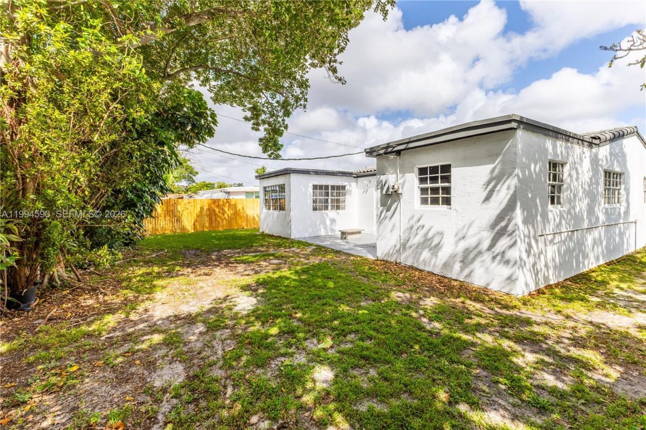 6820 Park St, Hollywood, FL 33024 Photo