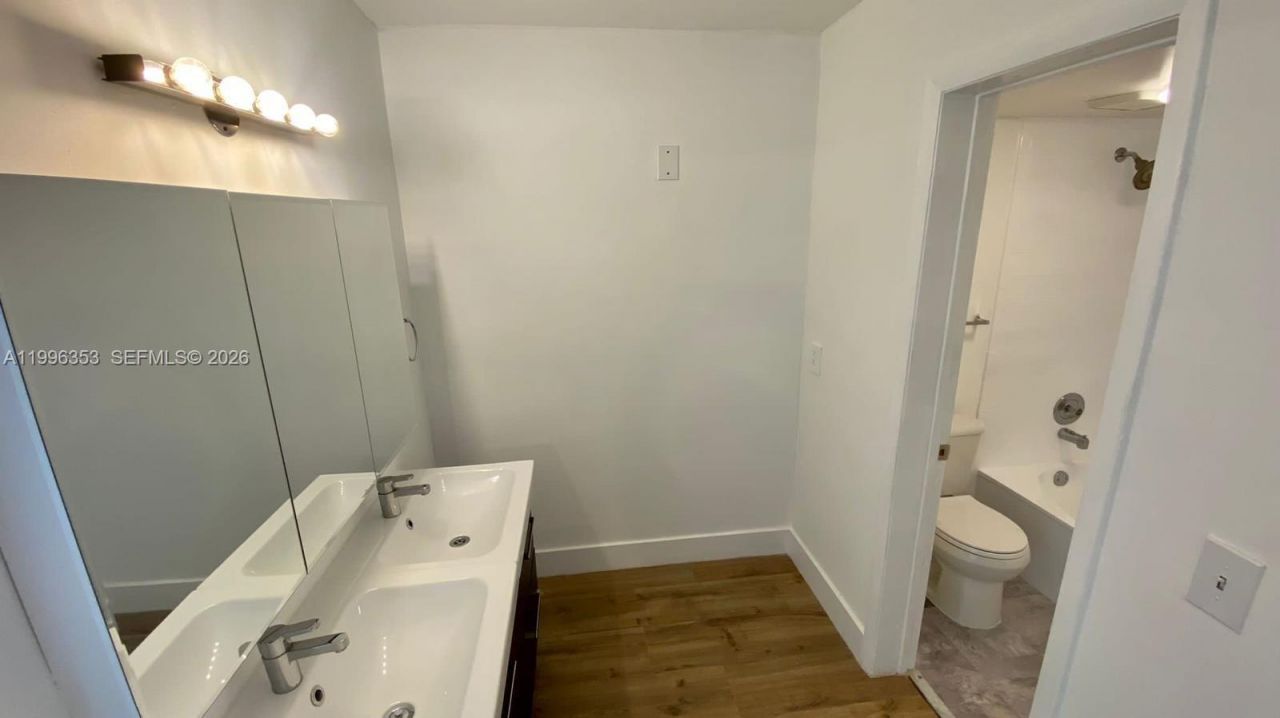 3552 Magellan Cir, Unit 126, Aventura, FL 33180 Photo