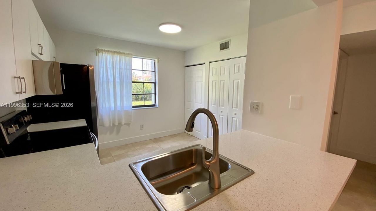 3552 Magellan Cir, Unit 126, Aventura, FL 33180 Photo