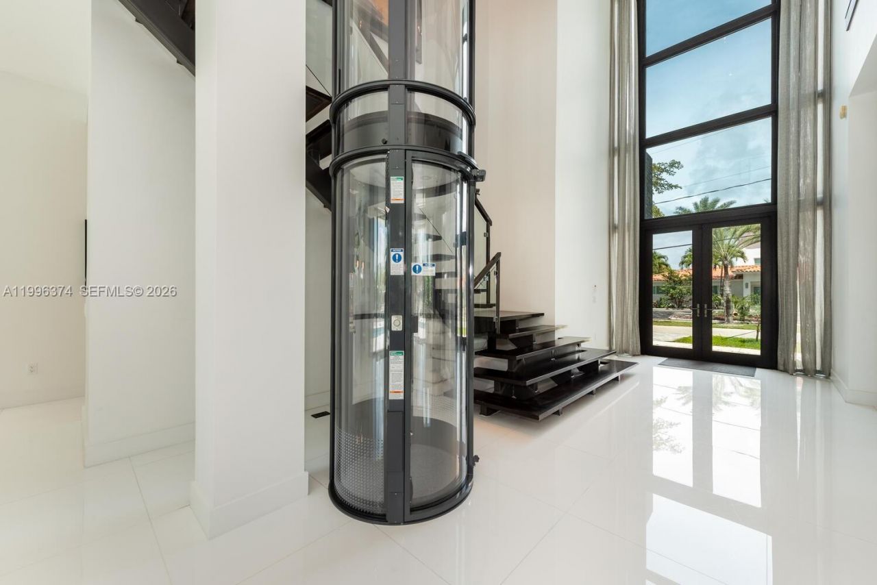 13145 Coronado Ln , North Miami, FL 33181 Photo