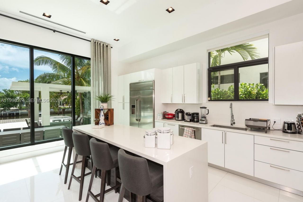 13145 Coronado Ln , North Miami, FL 33181 Photo