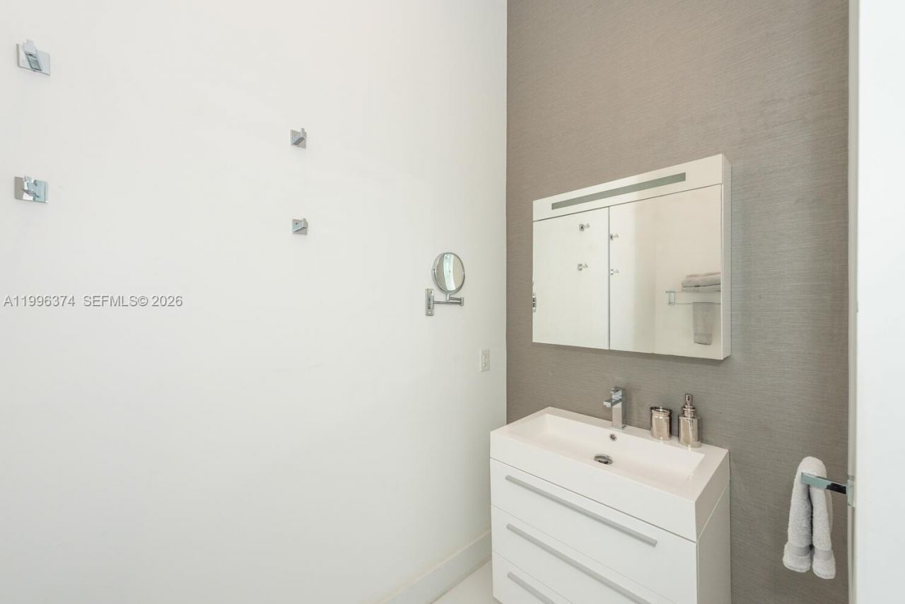 13145 Coronado Ln , North Miami, FL 33181 Photo