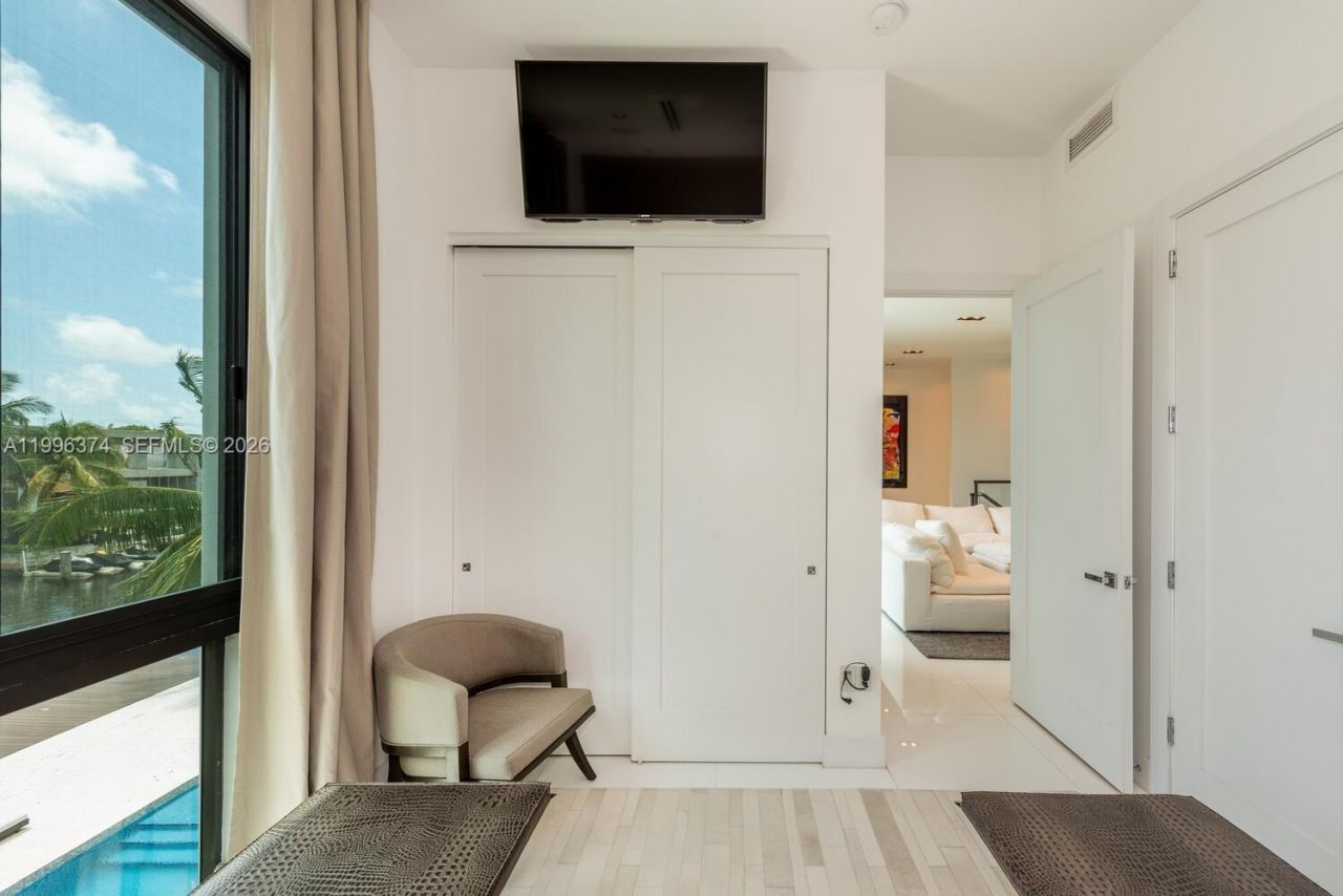 13145 Coronado Ln , North Miami, FL 33181 Photo